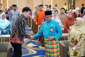 Buka Bimtek Hasil SKM, Jefridin Tegaskan Kepuasan Layanan Publik Harus Berkelanjutan
