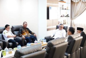 Dinilai Banyak Membantu, Keluarga Kerinci Batam Angkat Jefridin jadi Warga Kehormatan