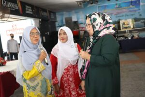 KATA FOTO: Marlin Ajak Ibu-ibu PKK Masak Menu Beragam, Bergizi, Seimbang & Aman