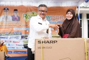 Wajib Pajak Batuampar Ceria Dapat Hadiah di Bulan Panutan Pajak Bumi & Bangunan