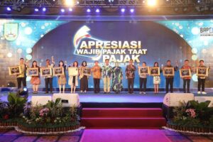 KATA FOTO: Bersama HMR, Marlin Apresiasi Wajib Pajak Taat Pajak Kota Batam 2024