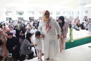 Luar Biasa Sayang Marlin kepada Cucunya, Sejak Dini sudah Didekatkan kepada Agama