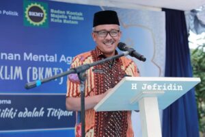 Bina Ketahanan Mental Agama Majelis Taklim Batam, Jefridin Ajak Ibu-ibu Kompak