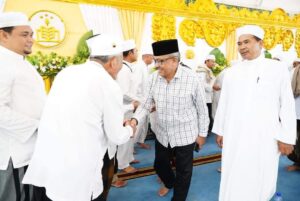 Sejuknya Lihat Jefridin Duduk Berdampingan dengan Ulama sambil Bermanakib Kubra