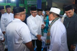 Sejuknya, Jefridin Duduk Bersama Ulama di Tablig Akbar Memperingati Tahun Baru Islam