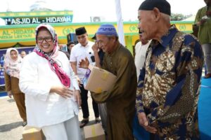 Pancarkan Akhlak Mulia, Marlin Ajak Warga Batam Bahagiakan & Lindungi Para Lansia