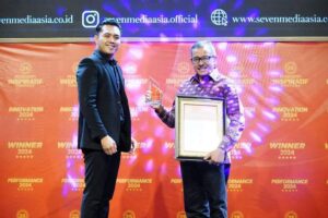 Bukti Nyata Kerja Keras & Dedikasi: Jefridin Raih Penghargaan sebagai Pemimpin Inspiratif