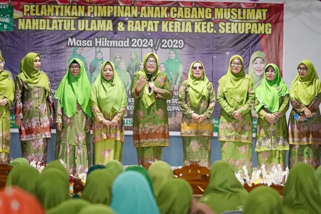 KATA FOTO: Lantik PAC Muslimat NU Sekupang, Marlin Ajak Bekerja dengan Hati