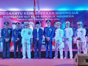KATA FOTO: Kala Obor-obor Menyalakan Batam Sambut HUT Ke-79 Kemerdekaan RI