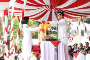 KATA FOTO: Momen Kompak Upacara HUT Ke-79 RI Batam, Mantan Wali Kota pun Hadir