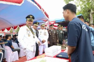 HUT Ke-79 RI, HMR Serahkan Remisi Warga Binaan & Motivasi Agar Selalu Taat Hukum