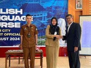 30 ASN Pemko Batam Ikut English Language Course agar “Cas Cus Cus” Berbahasa Inggris