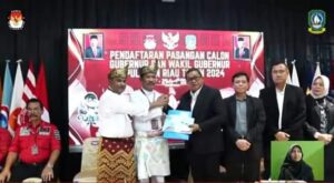 KATA FOTO: Merasakan Dahsyatnya Cinta Ribuan Orang Antar HMR-Rafiq Daftar ke KPU