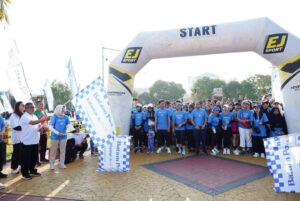 Jefridin Lepas Ribuan Peserta Family Fun Walk Batam Pos, Susuri Indahnya Batamcenter