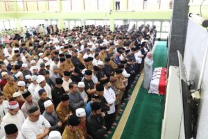 Hujan Air Mata & Berjuta Kepala Tertunduk Haru, saat Melepas Dato’ Nyat Kadir Pergi