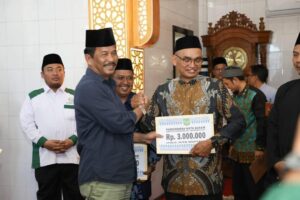 KATA FOTO: HMR Bagi Insentif 1.234 Tokoh Agama Lubukbaja, Batuampar & Bengkong