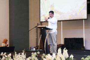 INSPIRASI PAGI: Mengajar Ikan Berenang