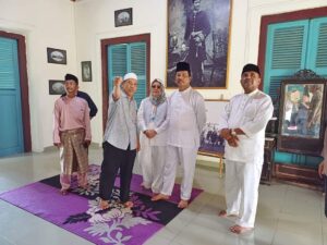 Junjung Restu Zuriat Raja Ali Haji, Usai Ambil Nomor Urut, 2R langsung Ziarah ke Penyengat