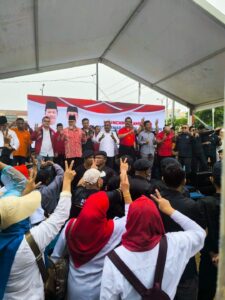 KATA FOTO: Begini Momen Meriahnya Kampanye Perdana Rudi -Rafiq di Batam