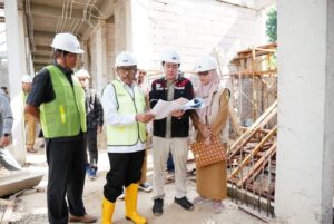 Jefridin Blusukan, Cek Langsung Dua Proyek Fasilitas Kesehatan Agar Selesai Tepat Waktu