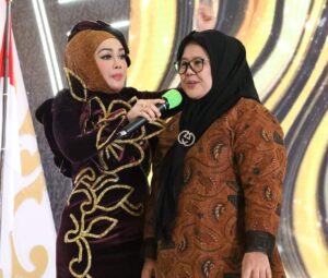 Iyeth Bustami Ajak Marlin Rudi Nyanyi Bareng, Peserta Rakornas Pemda pun Heboh
