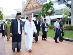 Sarungan, Jefridin Dampingi Plt Gubernur Marlin Hadiri Apel Peringatan Hari Santri Kepri