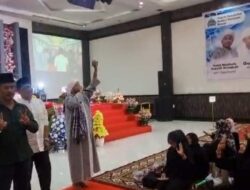 Ribuan Jemaah Majelis Rasulullah Hubbul Musthofa Doakan HMR Jadi Gubernur Kepri