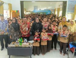 Seru, Plt Gubernur Marlin Bagikan 250 Paket Makanan Bergizi Gratis untuk Pelajar di Bintan