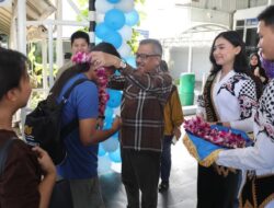 Disambut Budaya Melayu, Satu Keluarga Asal Myanmar Jadi Wisman Pertama di 2025