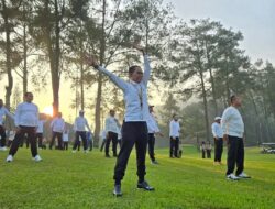 Hari Kedua Retret, Amsakar Akrab Senam Pagi Bersama Mendagri & Para Kepala Daerah