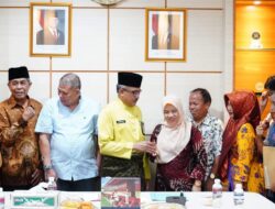 Sembilan PNS Pensiun, Sekda Puji Dedikasi dalam Membantu Wali Kota Bangun Batam
