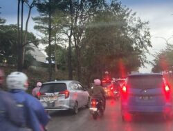 Antrean “Mengular” di KDA, Warga Batam Antusias Ikut Bukber di Kediaman Amsakar