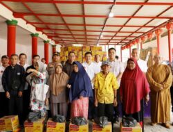 Indahnya Harmoni, Amsakar Bagikan Bahan Pokok Ramadan di Vihara Samudera Dharma