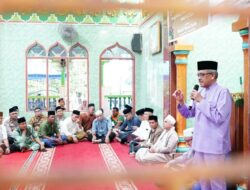 SAFARI RAMADAN: Sekda Bawa Kabar Baik, Amsakar-Li Claudia Beri Insentif untuk Lansia