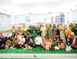 Jefridin Akrabi Anak Yatim & Dhuafa Sambil Buka Bersama di Masjid Hagia Sophia
