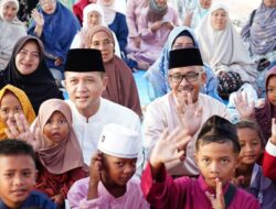 Memotret Momen Unik Kala Jefridin Sertai Menteri Transmigrasi Berlebaran di Sembulang