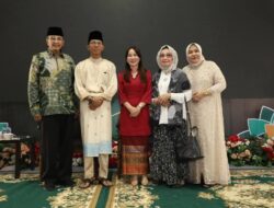 Bagai Nazam Indah, Suasana Pak Am & Ibu Erlita Sambut Ribuan Warga di Hari Lebaran