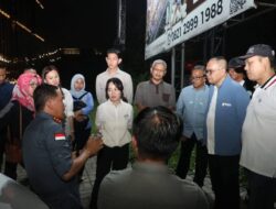 Tak Punya Izin & Bayar Pajak, Dua Reklame Raksasa Dekat Pollux & Fanindo Dirobohkan