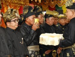 Cium Alquran Warnai Pelantikan Pengurus LAM Kecamatan Batam, Tahniah Para Datuk!