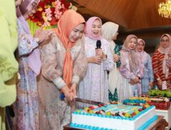 Erlita Kaget Campur Haru dapat Kejutan Ultah dari Kader PKK: Glowing & Strong, Ya Bu!