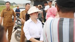 Demi Selamatkan Warga, Li Claudia Terjun Langsung Bereskan Teror Buaya di Sagulung