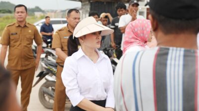 Demi Selamatkan Warga, Li Claudia Terjun Langsung Bereskan Teror Buaya di Sagulung