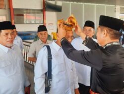 Tanjak Melayu Sambut Firmansyah & Kafilah Batam di Tanjungpinang Jelang MTQH Kepri