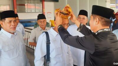 Tanjak Melayu Sambut Firmansyah & Kafilah Batam di Tanjungpinang Jelang MTQH Kepri